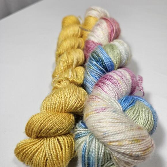 Seventh Magpie Studios "The Liberty Set" Merino / Silk Yarn Hand Dyed 400+ YARDS - Picture 4 of 4